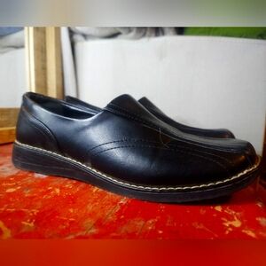 Women's black loafers by Predictions
